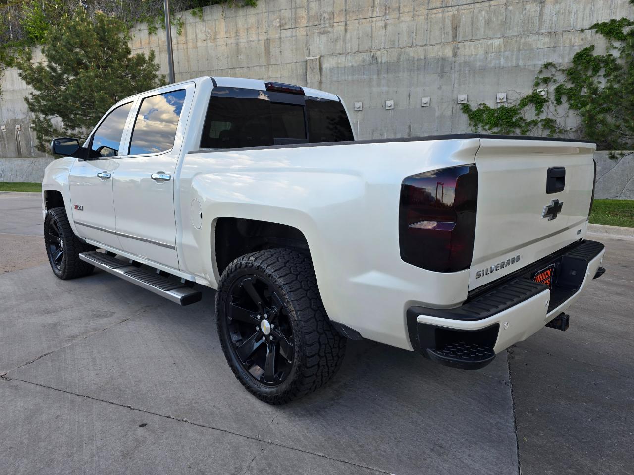 Chevrolet Silverado 1500 4WD Crew Cab 143.5" LTZ w/2LZ 2015
