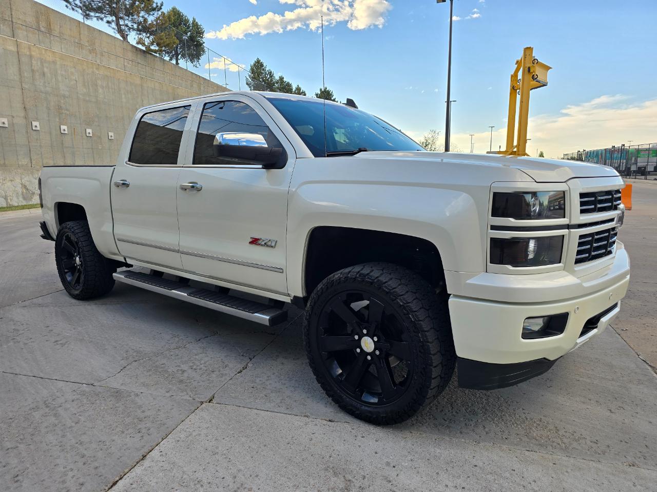 Chevrolet Silverado 1500 4WD Crew Cab 143.5" LTZ w/2LZ 2015