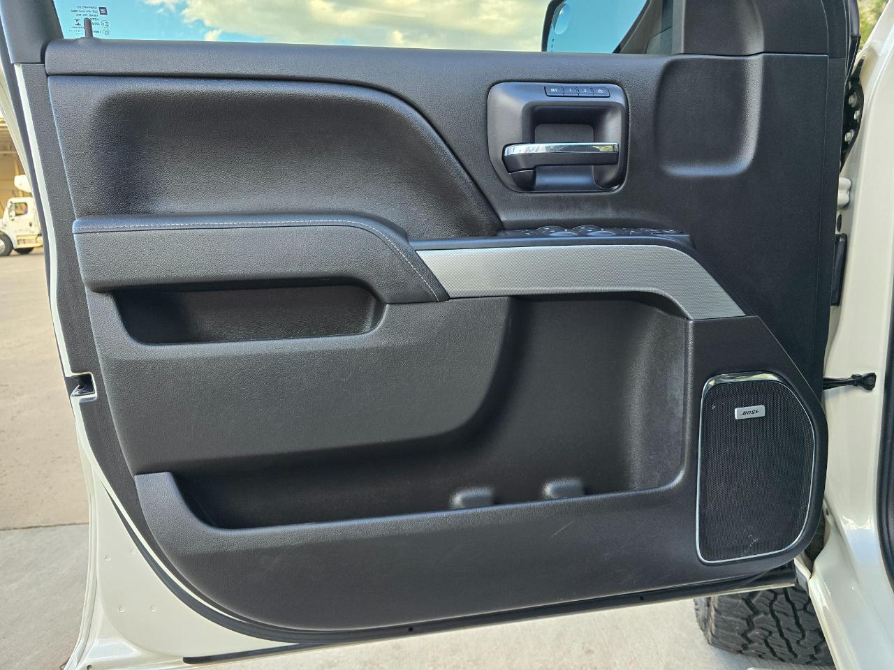 Chevrolet Silverado 1500 4WD Crew Cab 143.5" LTZ w/2LZ 2015