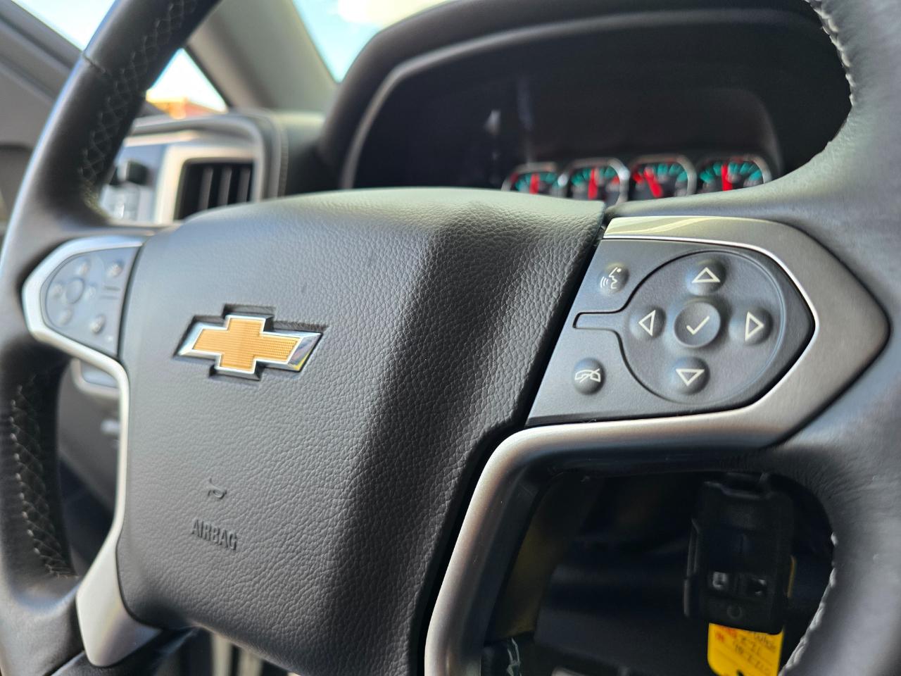 Chevrolet Silverado 1500 4WD Crew Cab 143.5" LTZ w/2LZ 2015