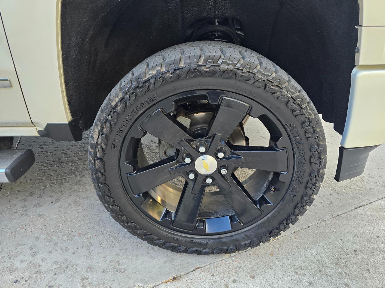 Chevrolet Silverado 1500 4WD Crew Cab 143.5" LTZ w/2LZ 2015