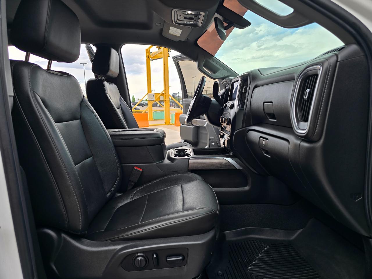 Chevrolet Silverado 1500 4WD Crew Cab 147" LTZ 2021