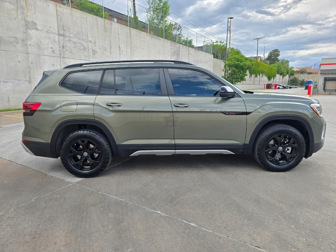 Volkswagen Atlas 2.0T Peak Edition SE w/Technology 4MOTION 2024