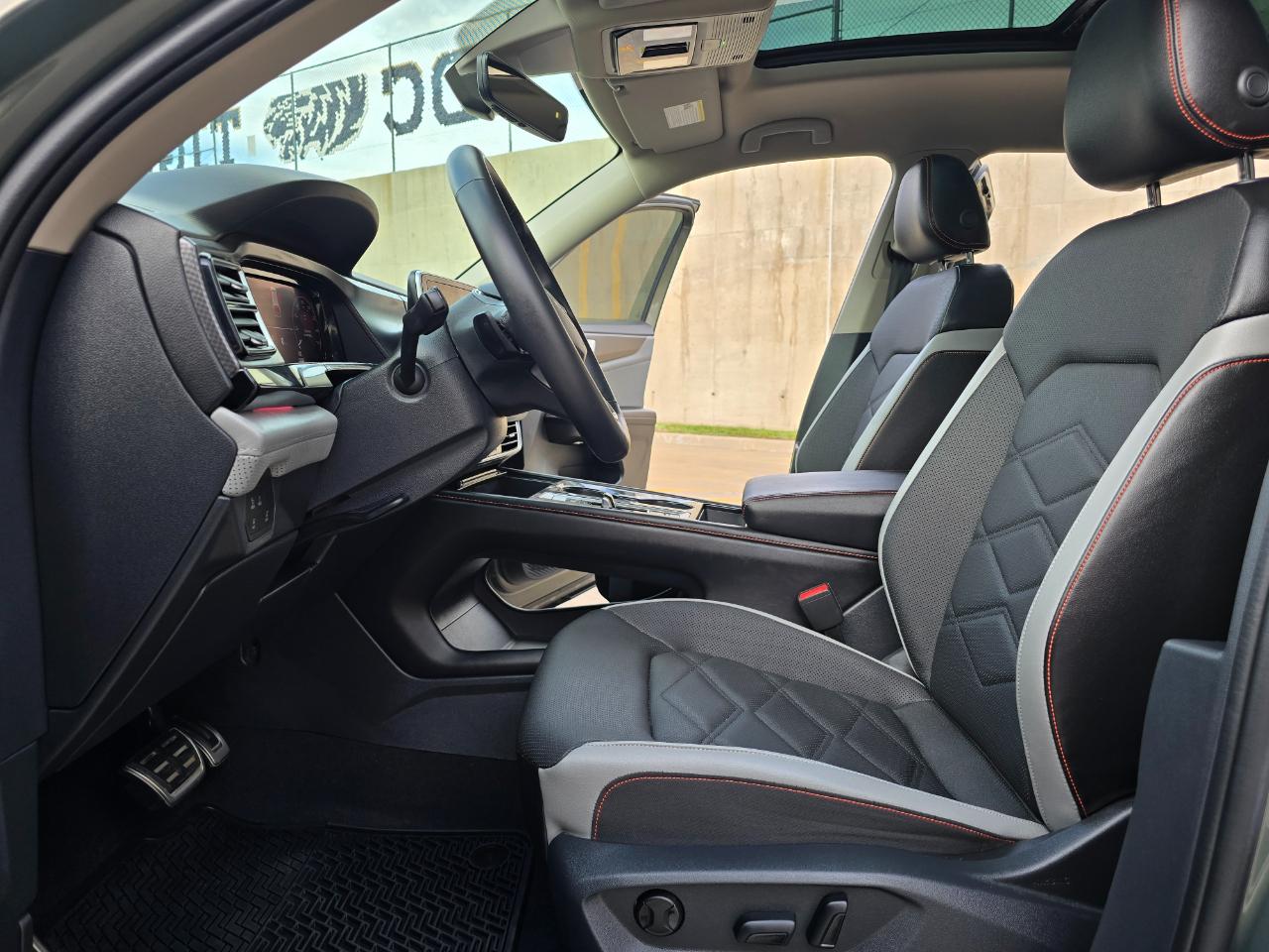 Volkswagen Atlas 2.0T Peak Edition SE w/Technology 4MOTION 2024