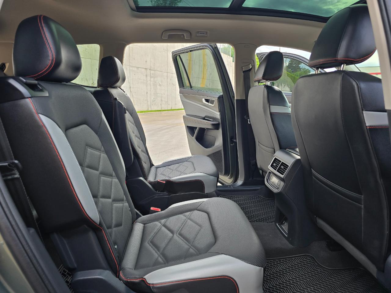 Volkswagen Atlas 2.0T Peak Edition SE w/Technology 4MOTION 2024
