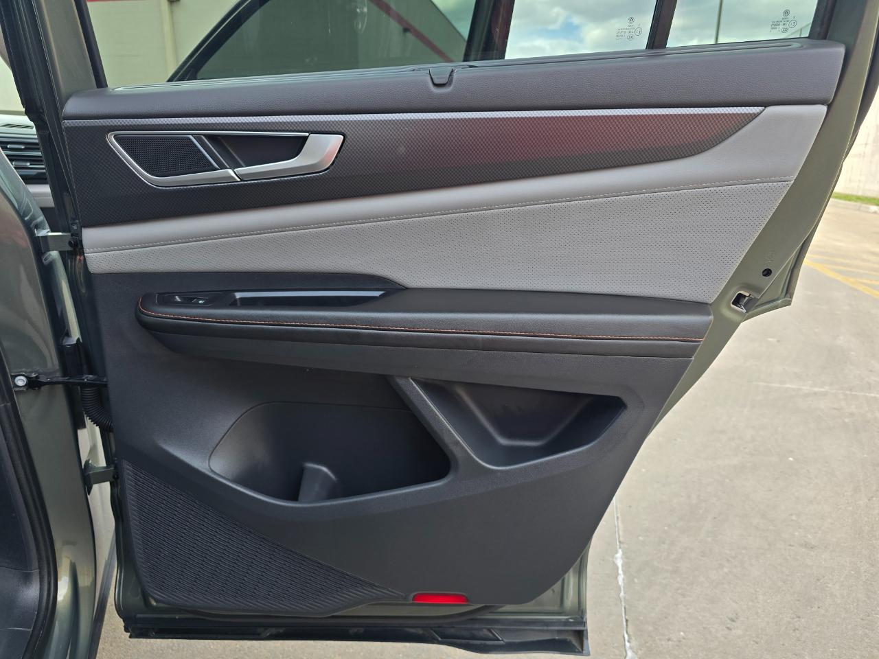 Volkswagen Atlas 2.0T Peak Edition SE w/Technology 4MOTION 2024