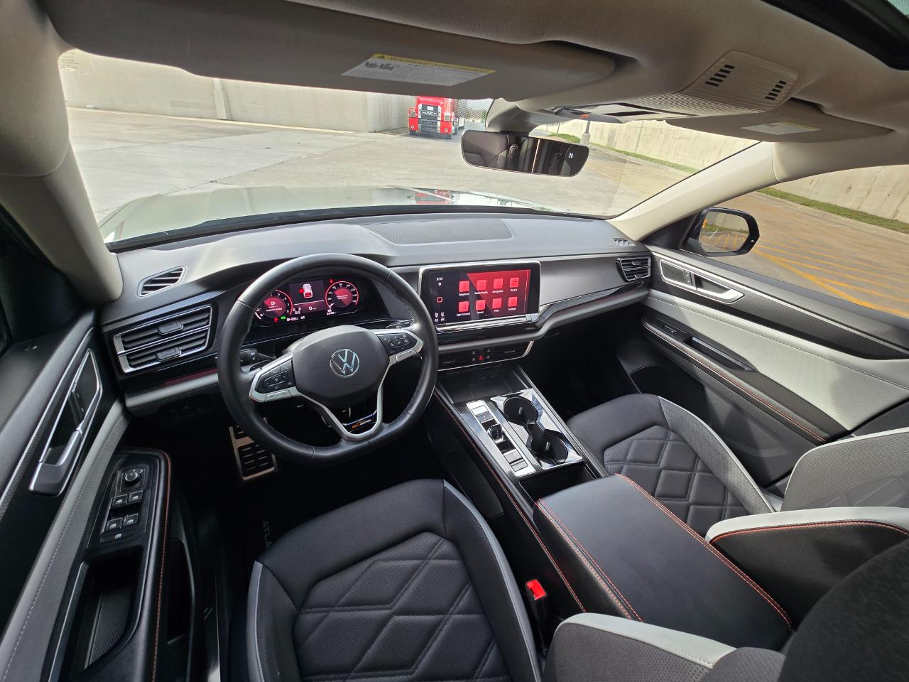 Volkswagen Atlas 2.0T Peak Edition SE w/Technology 4MOTION 2024