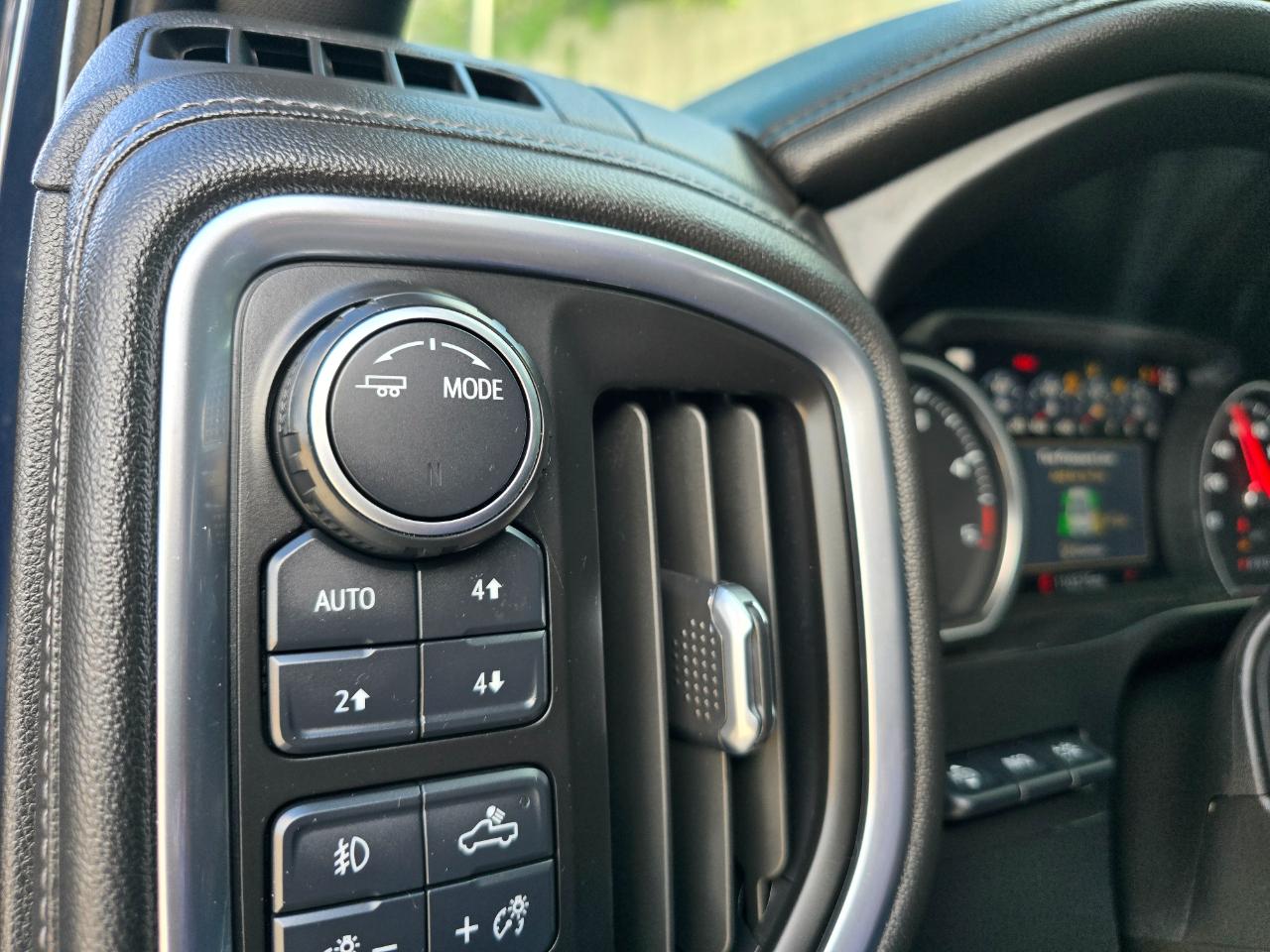 Chevrolet Silverado 2500HD 4WD Crew Cab 159" High Country 2021