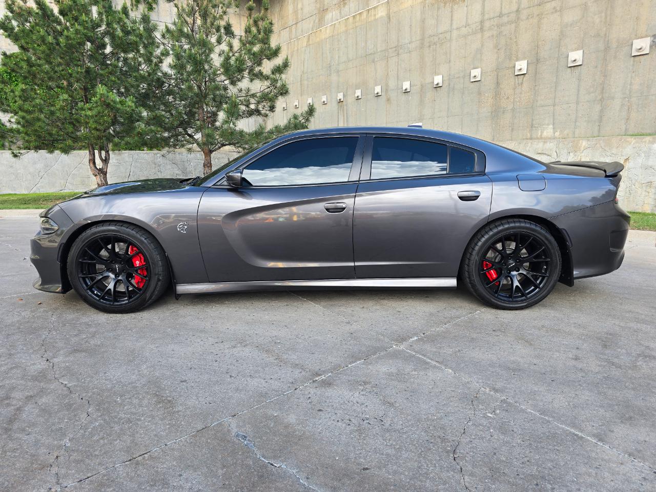 Dodge Charger 4dr Sdn SRT Hellcat RWD 2016