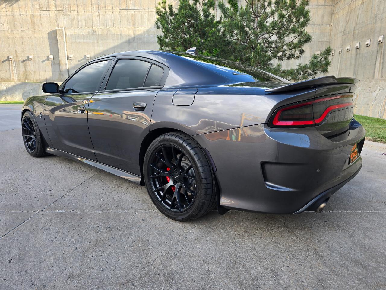 Dodge Charger 4dr Sdn SRT Hellcat RWD 2016