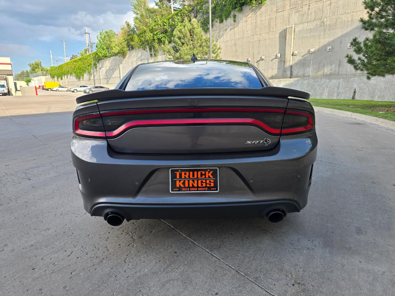 Dodge Charger 4dr Sdn SRT Hellcat RWD 2016