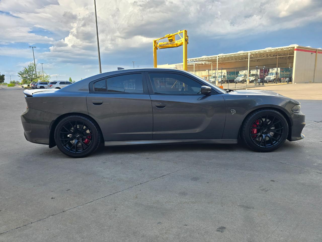Dodge Charger 4dr Sdn SRT Hellcat RWD 2016