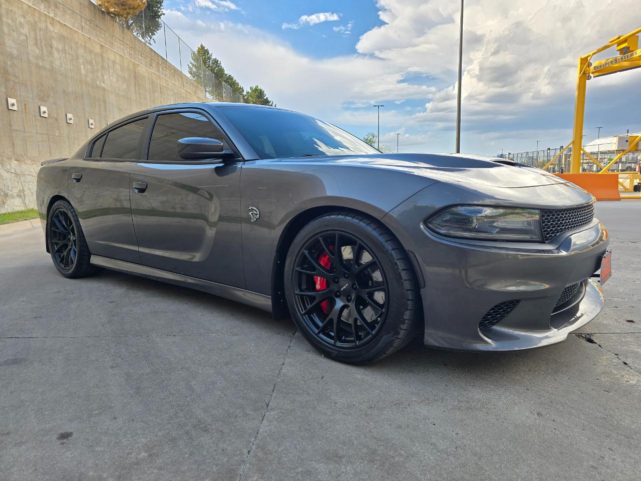 Dodge Charger 4dr Sdn SRT Hellcat RWD 2016