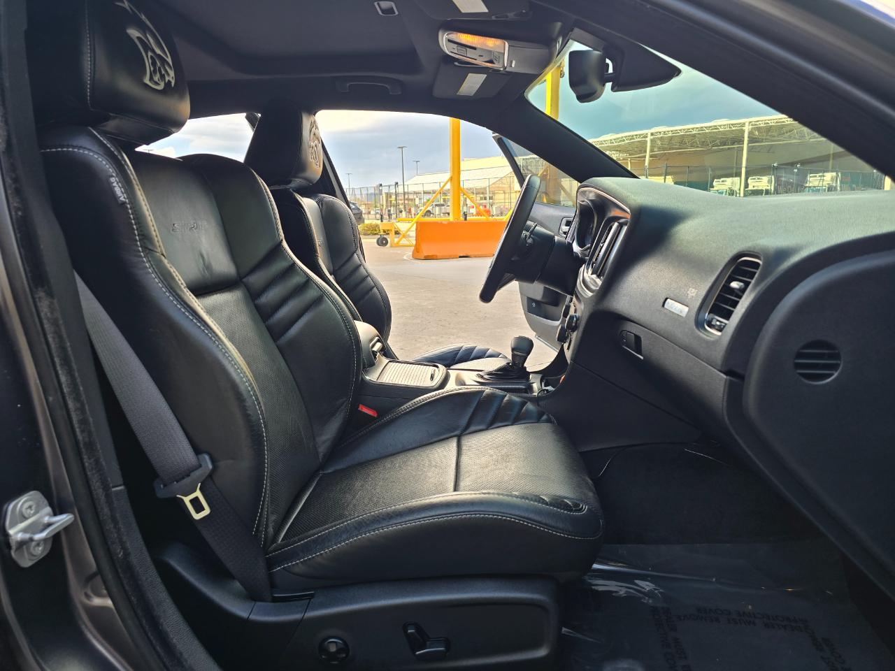 Dodge Charger 4dr Sdn SRT Hellcat RWD 2016