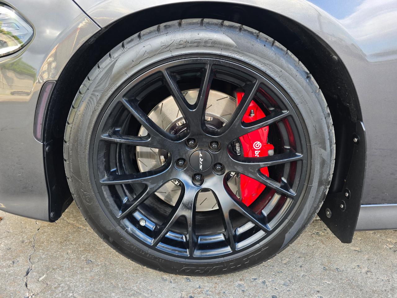 Dodge Charger 4dr Sdn SRT Hellcat RWD 2016