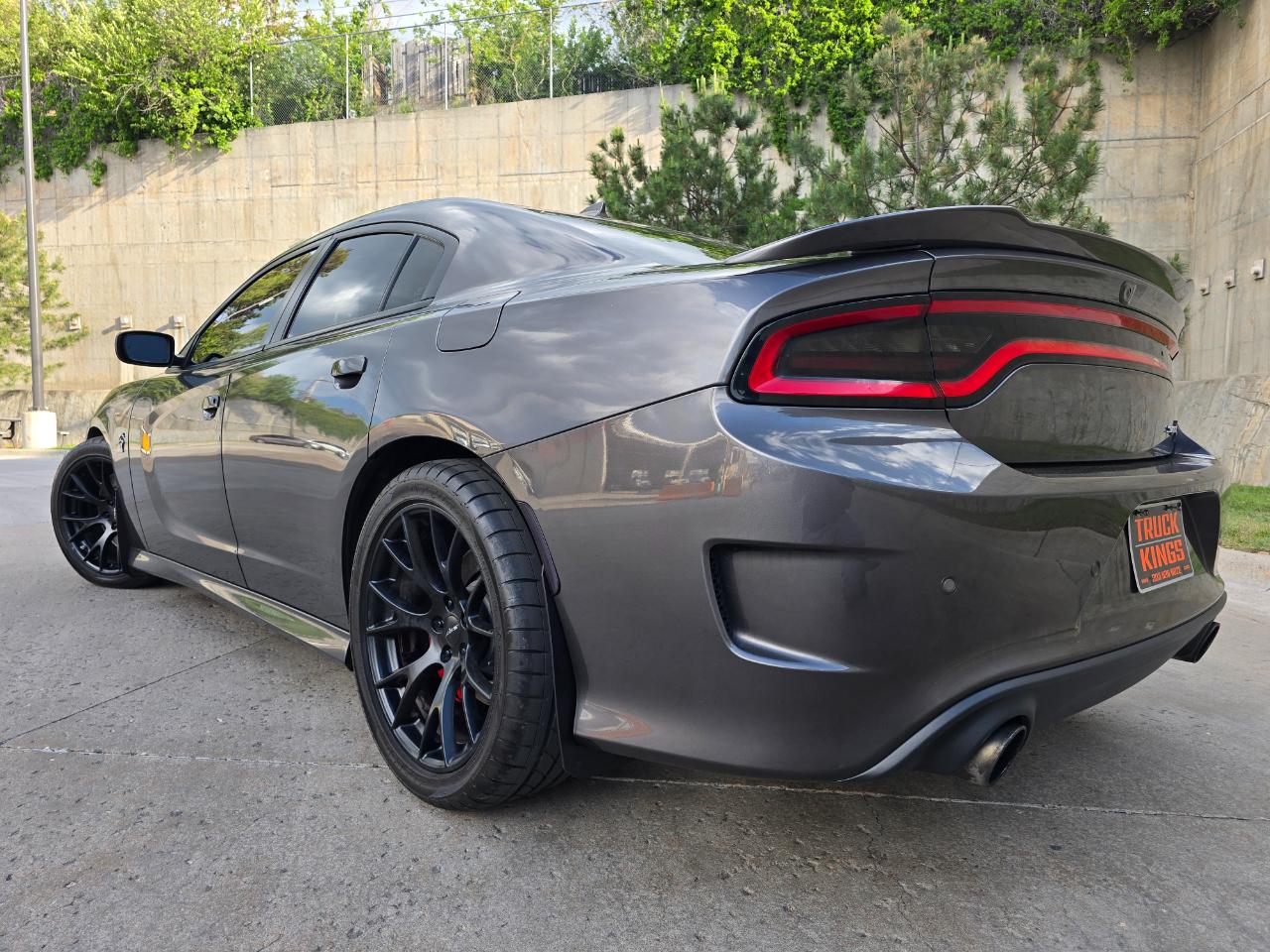 Dodge Charger 4dr Sdn SRT Hellcat RWD 2016