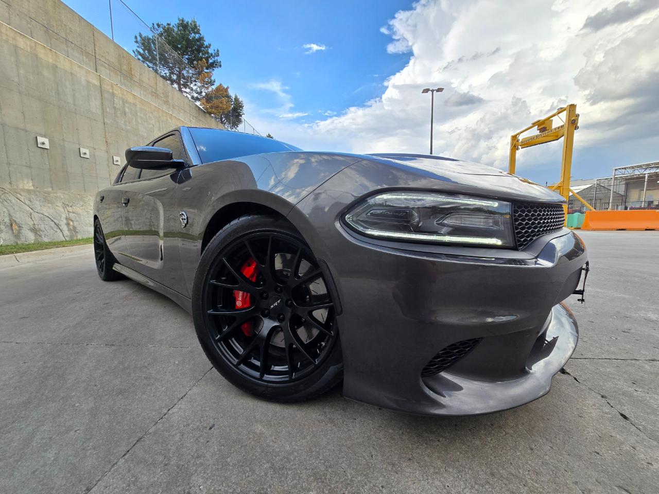 Dodge Charger 4dr Sdn SRT Hellcat RWD 2016