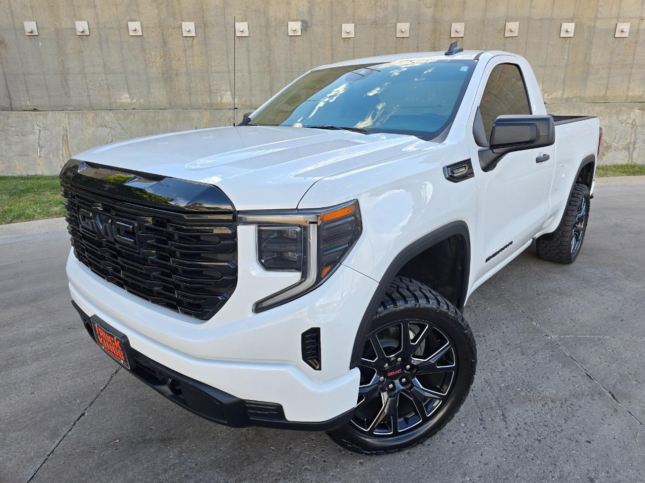 GMC Sierra 1500 4WD Reg Cab 126" Pro 2025