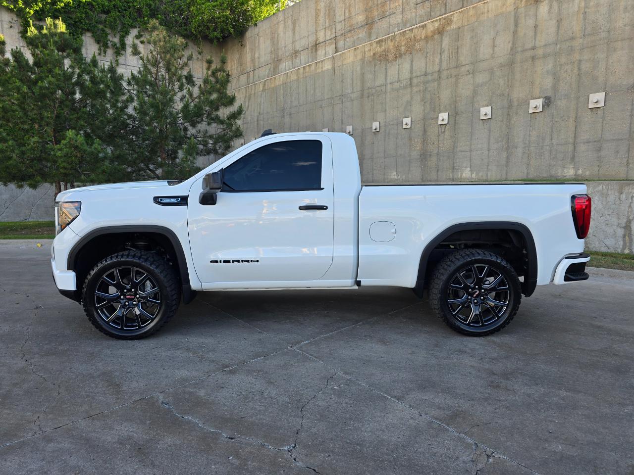 GMC Sierra 1500 4WD Reg Cab 126" Pro 2025