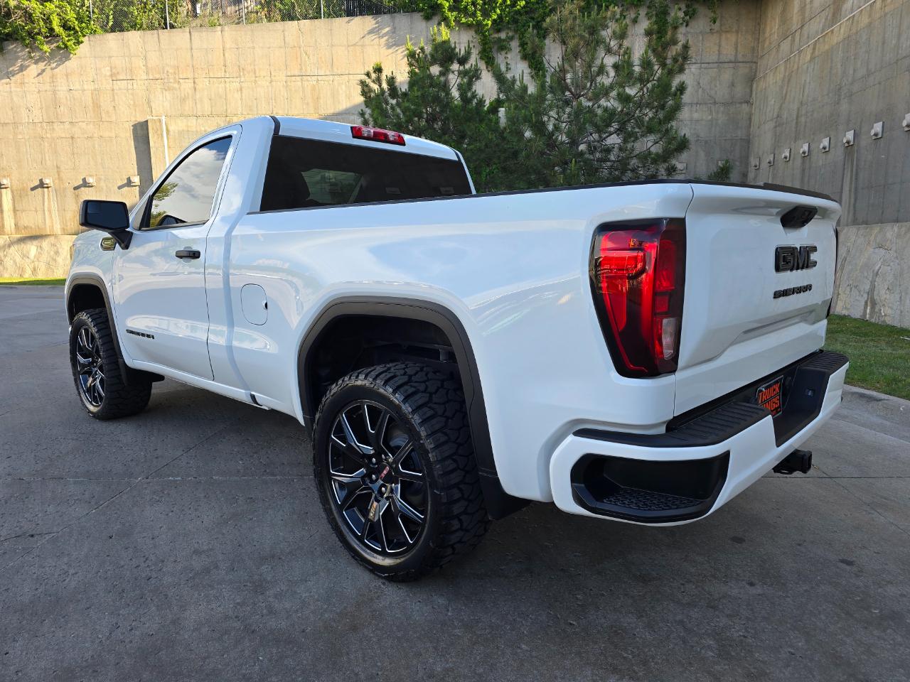 GMC Sierra 1500 4WD Reg Cab 126" Pro 2025