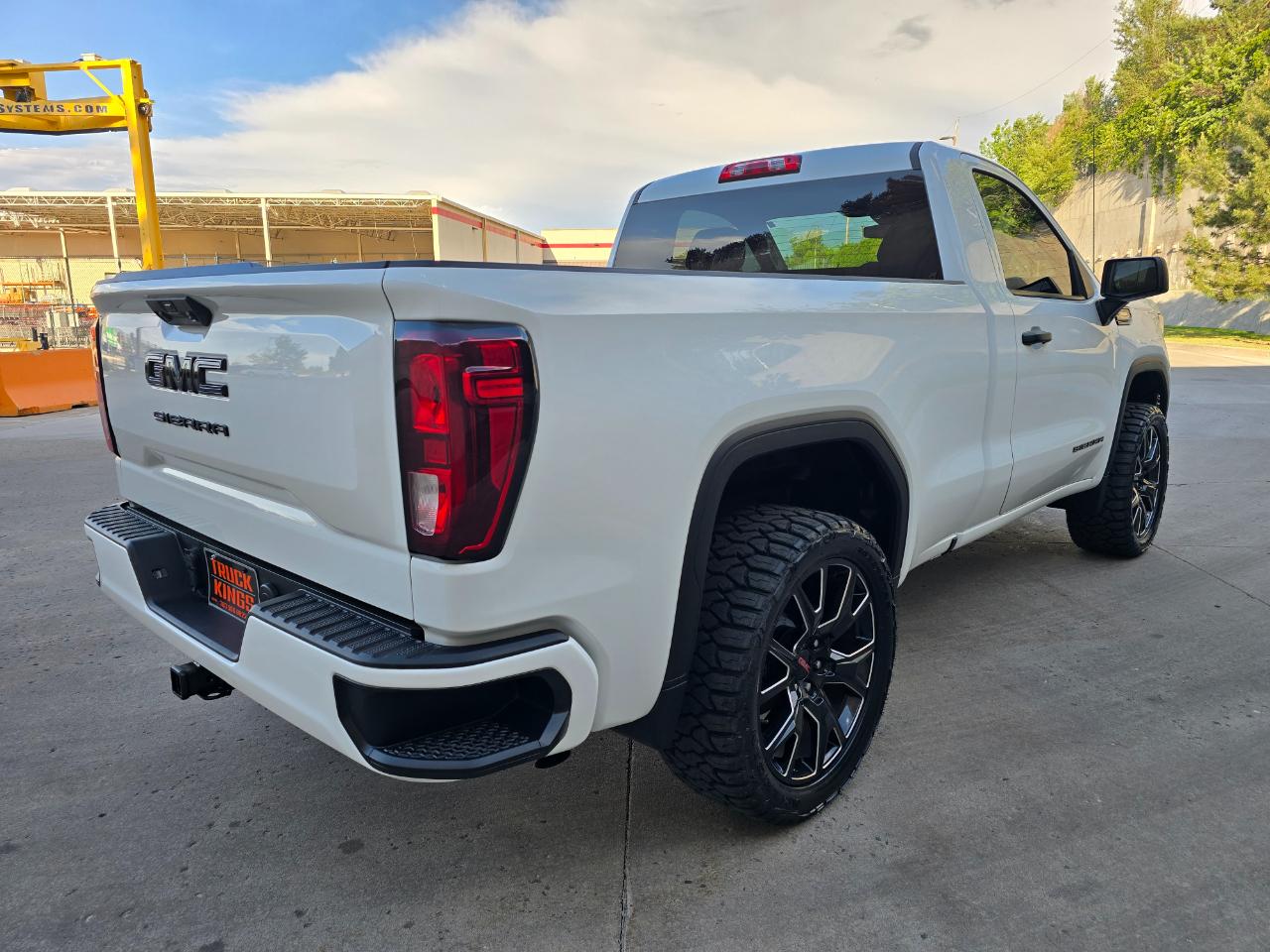 GMC Sierra 1500 4WD Reg Cab 126" Pro 2025