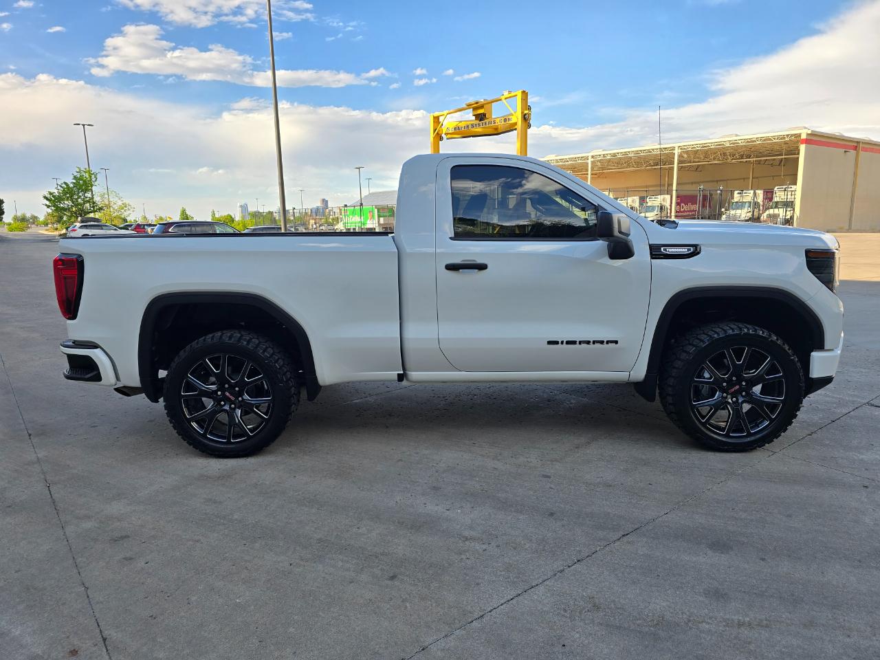 GMC Sierra 1500 4WD Reg Cab 126" Pro 2025