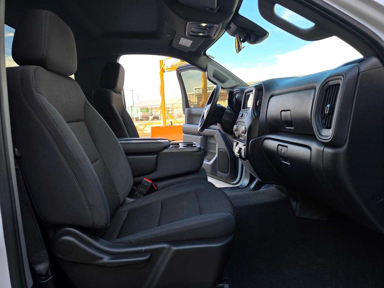 GMC Sierra 1500 4WD Reg Cab 126" Pro 2025
