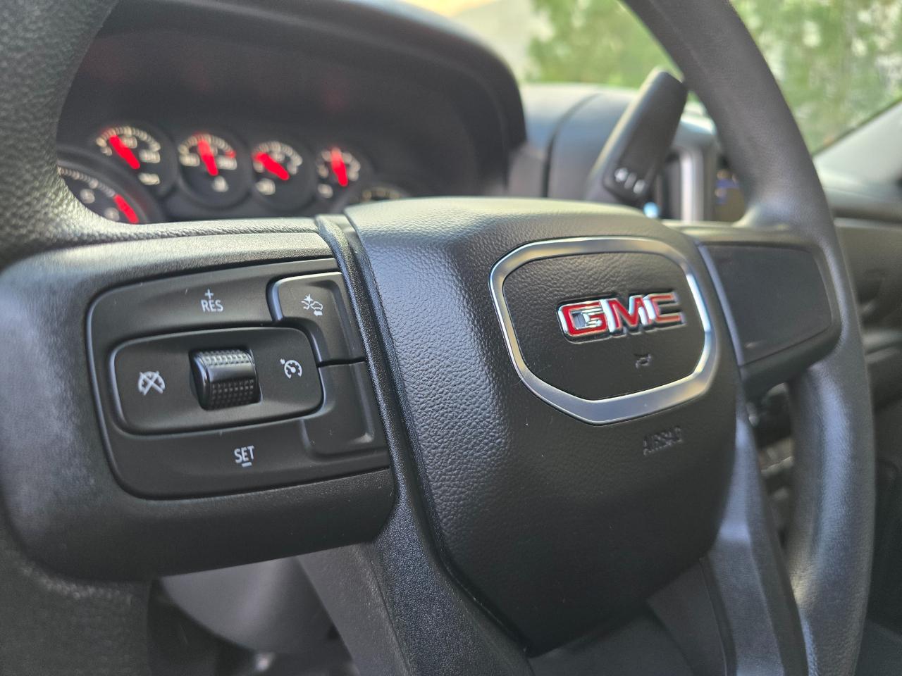 GMC Sierra 1500 4WD Reg Cab 126" Pro 2025
