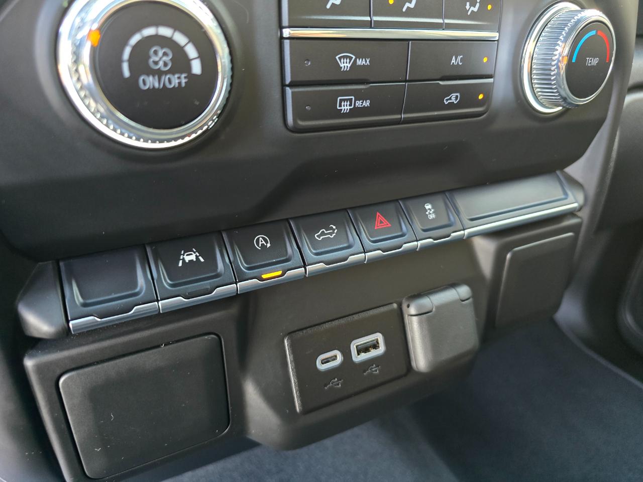 GMC Sierra 1500 4WD Reg Cab 126" Pro 2025