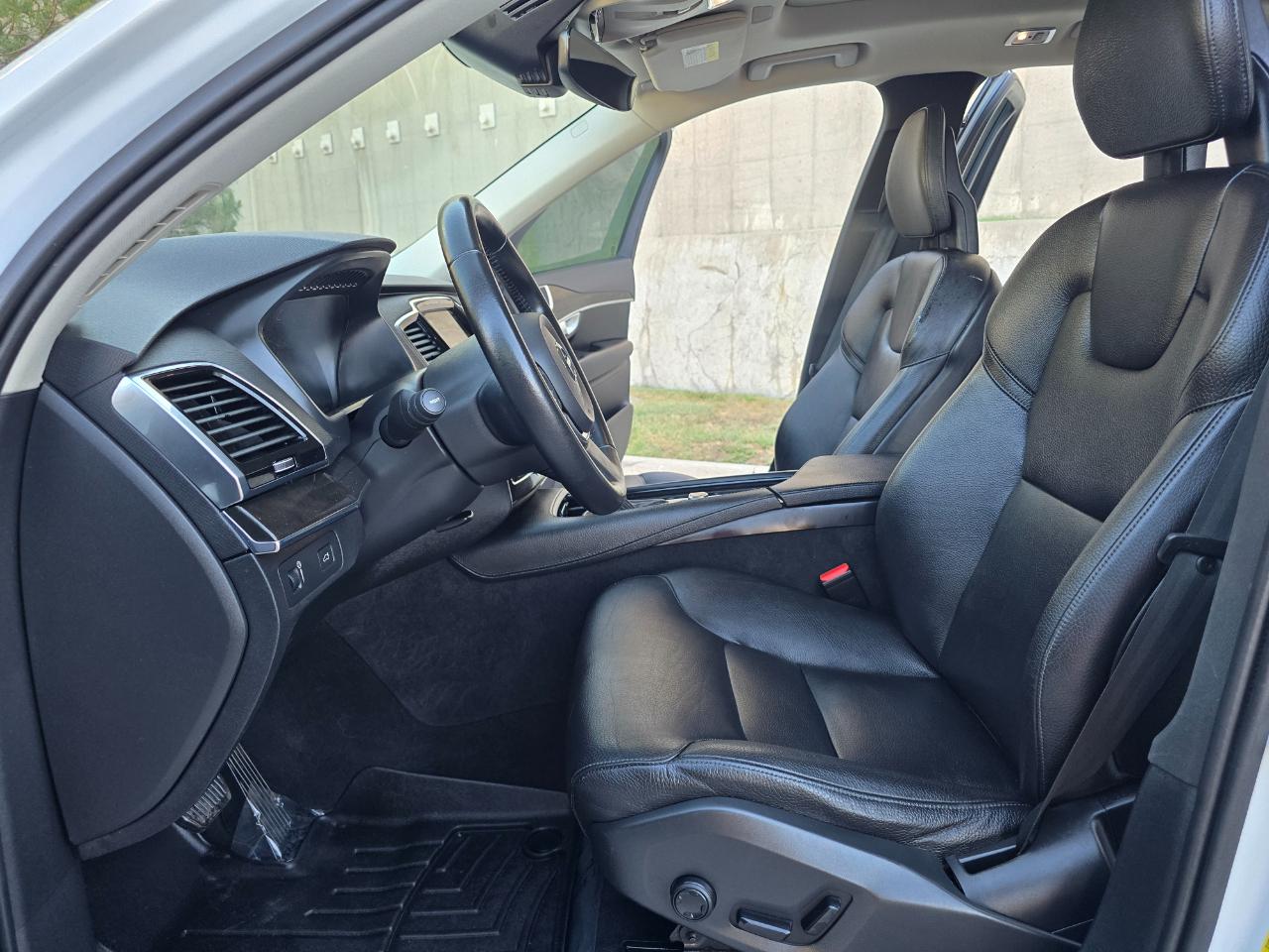 Volvo XC90 T6 AWD 7-Passenger Momentum 2018