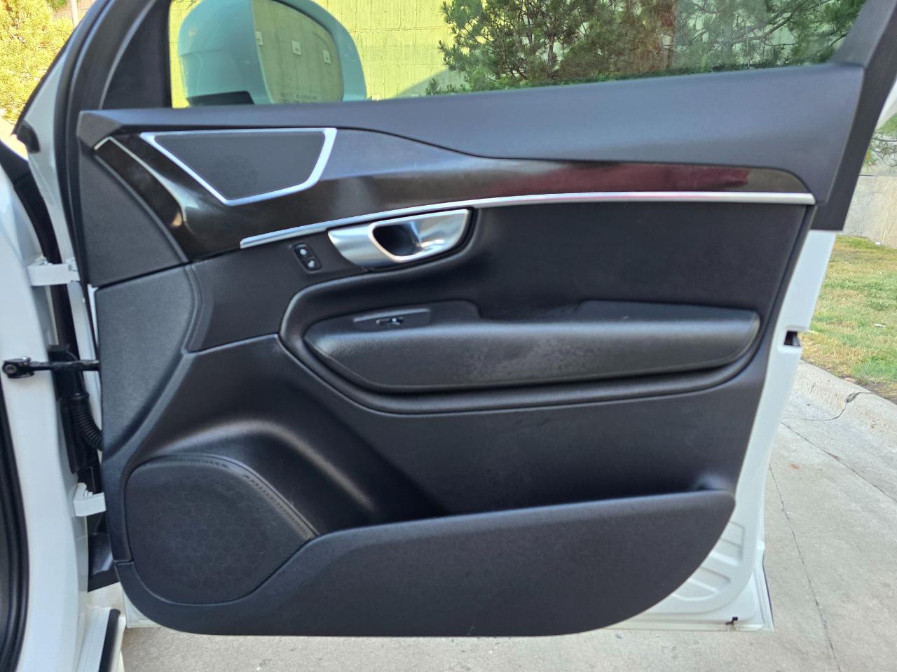 Volvo XC90 T6 AWD 7-Passenger Momentum 2018