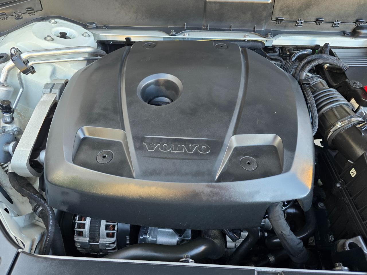 Volvo XC90 T6 AWD 7-Passenger Momentum 2018