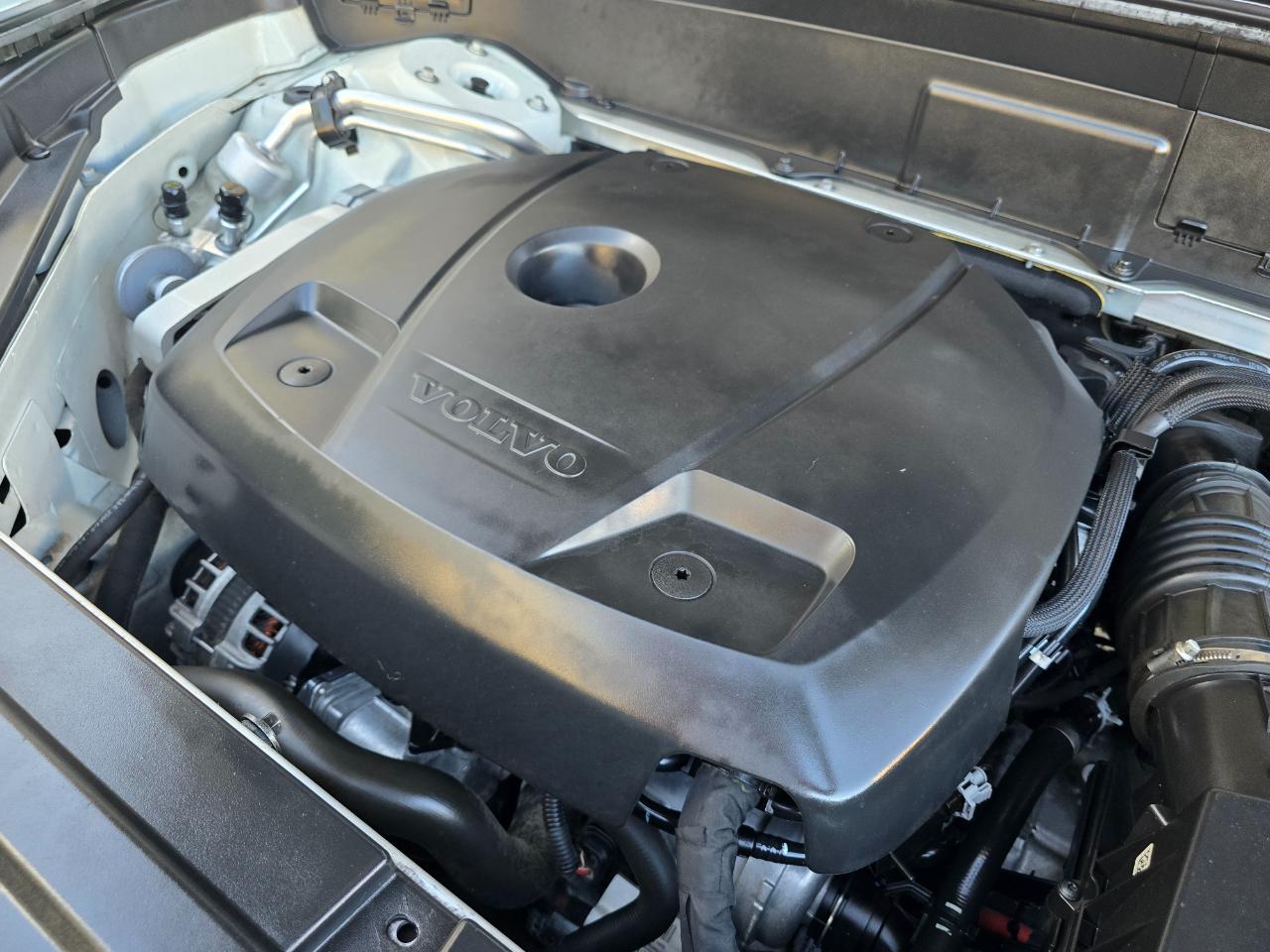 Volvo XC90 T6 AWD 7-Passenger Momentum 2018