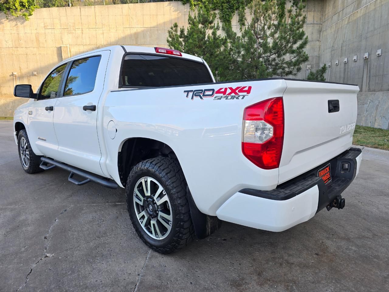 Toyota Tundra 4WD SR5 CrewMax 5.5' Bed 5.7L FFV (Natl) 2019