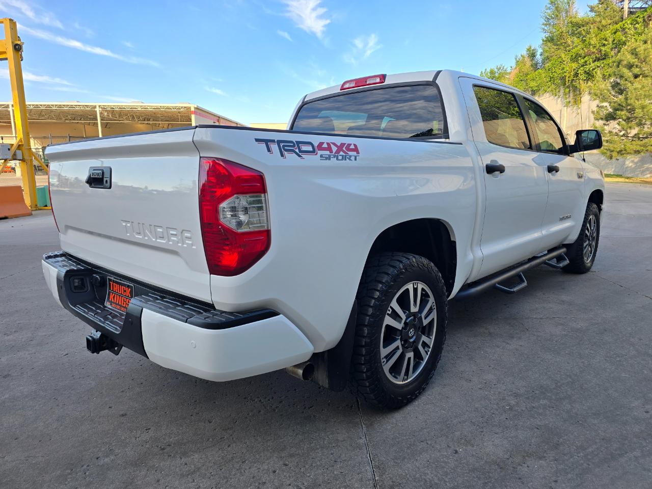 Toyota Tundra 4WD SR5 CrewMax 5.5' Bed 5.7L FFV (Natl) 2019