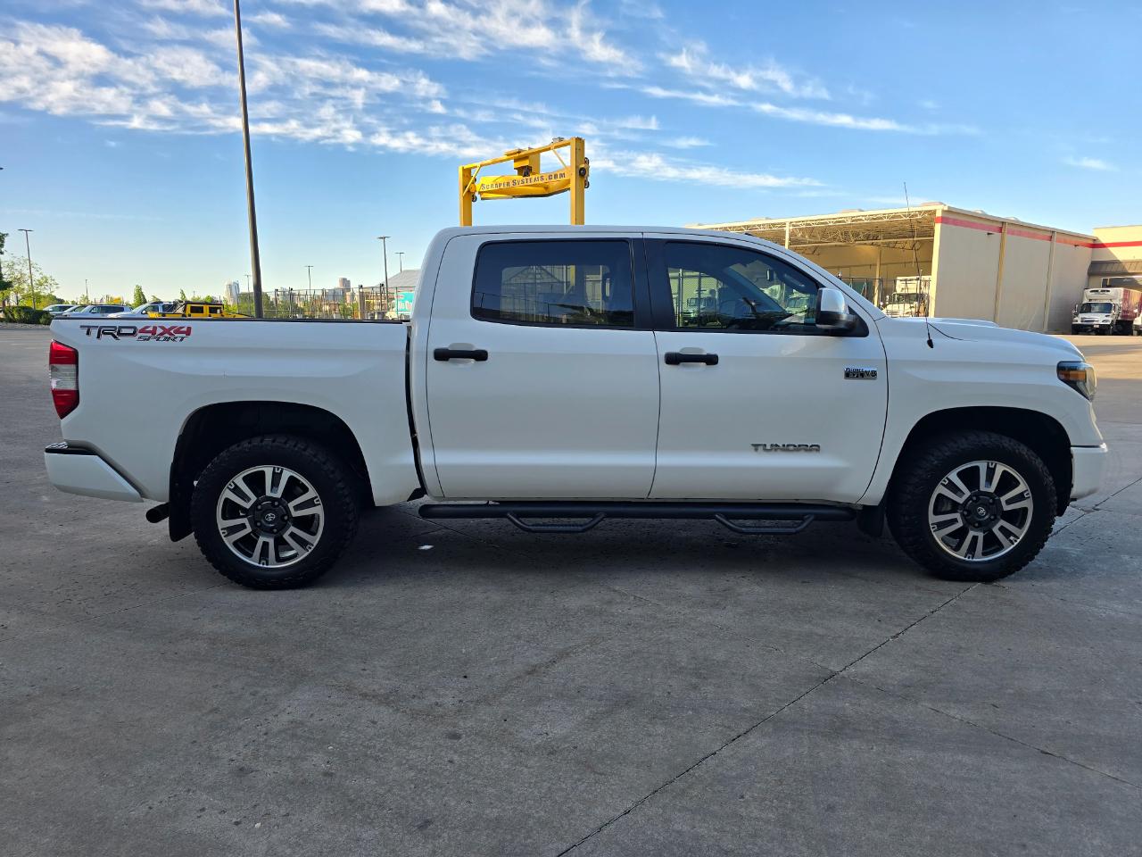 Toyota Tundra 4WD SR5 CrewMax 5.5' Bed 5.7L FFV (Natl) 2019