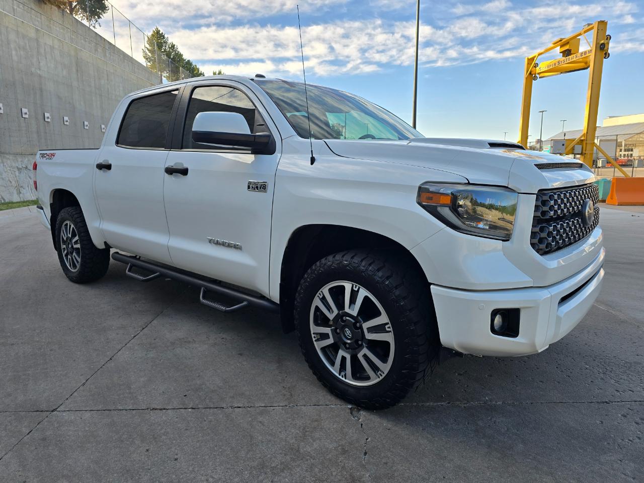 Toyota Tundra 4WD SR5 CrewMax 5.5' Bed 5.7L FFV (Natl) 2019