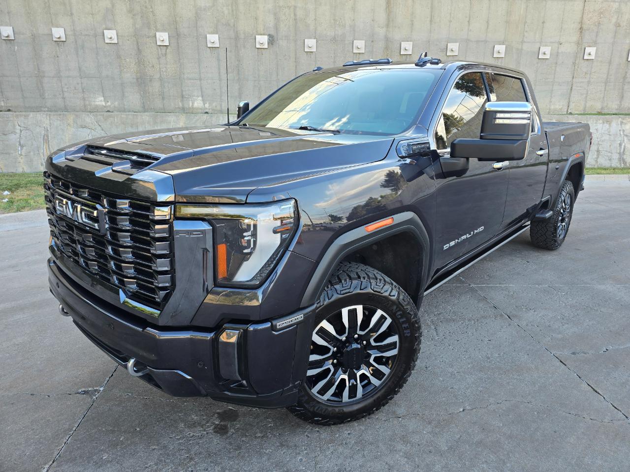 GMC Sierra 2500HD 4WD Crew Cab 159" Denali Ultimate 2024