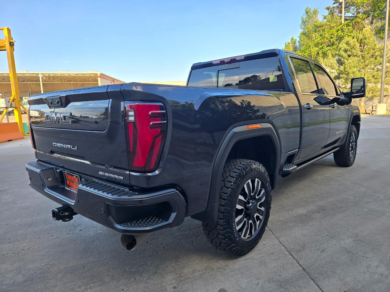 GMC Sierra 2500HD 4WD Crew Cab 159" Denali Ultimate 2024
