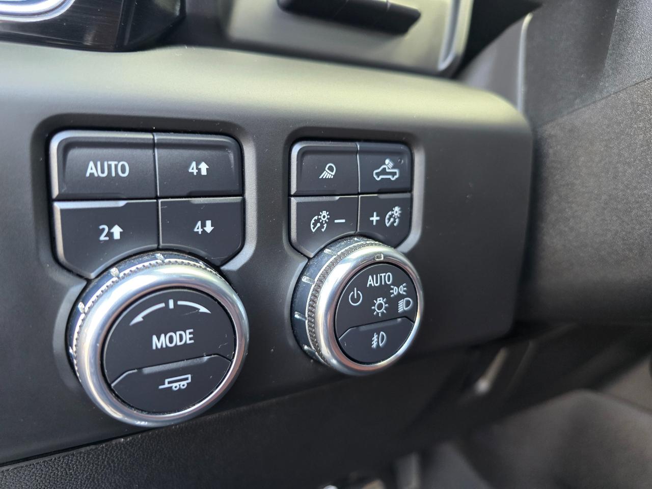 GMC Sierra 2500HD 4WD Crew Cab 159" Denali Ultimate 2024