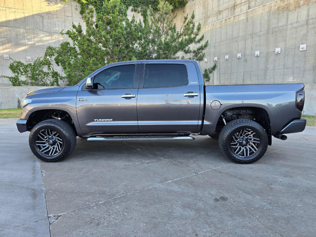 Toyota Tundra 4WD Truck CrewMax 5.7L FFV V8 6-Spd AT LTD (Natl) 2015