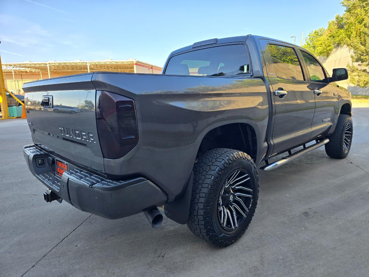Toyota Tundra 4WD Truck CrewMax 5.7L FFV V8 6-Spd AT LTD (Natl) 2015
