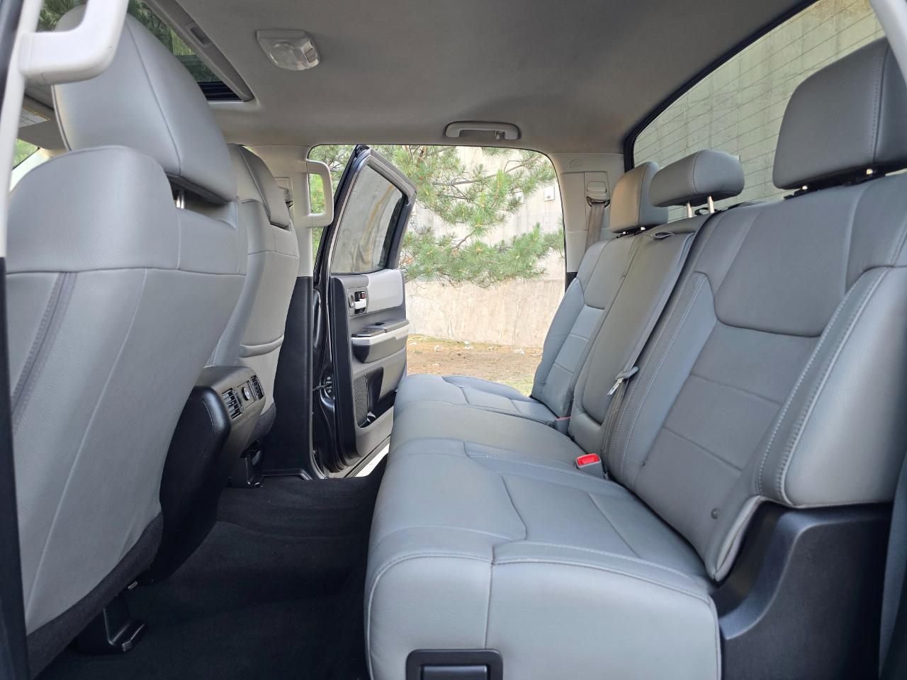 Toyota Tundra 4WD Truck CrewMax 5.7L FFV V8 6-Spd AT LTD (Natl) 2015