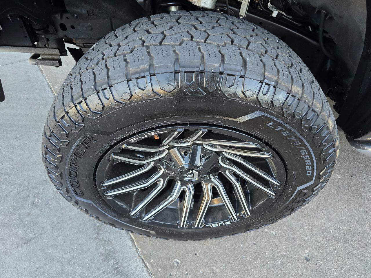 Toyota Tundra 4WD Truck CrewMax 5.7L FFV V8 6-Spd AT LTD (Natl) 2015