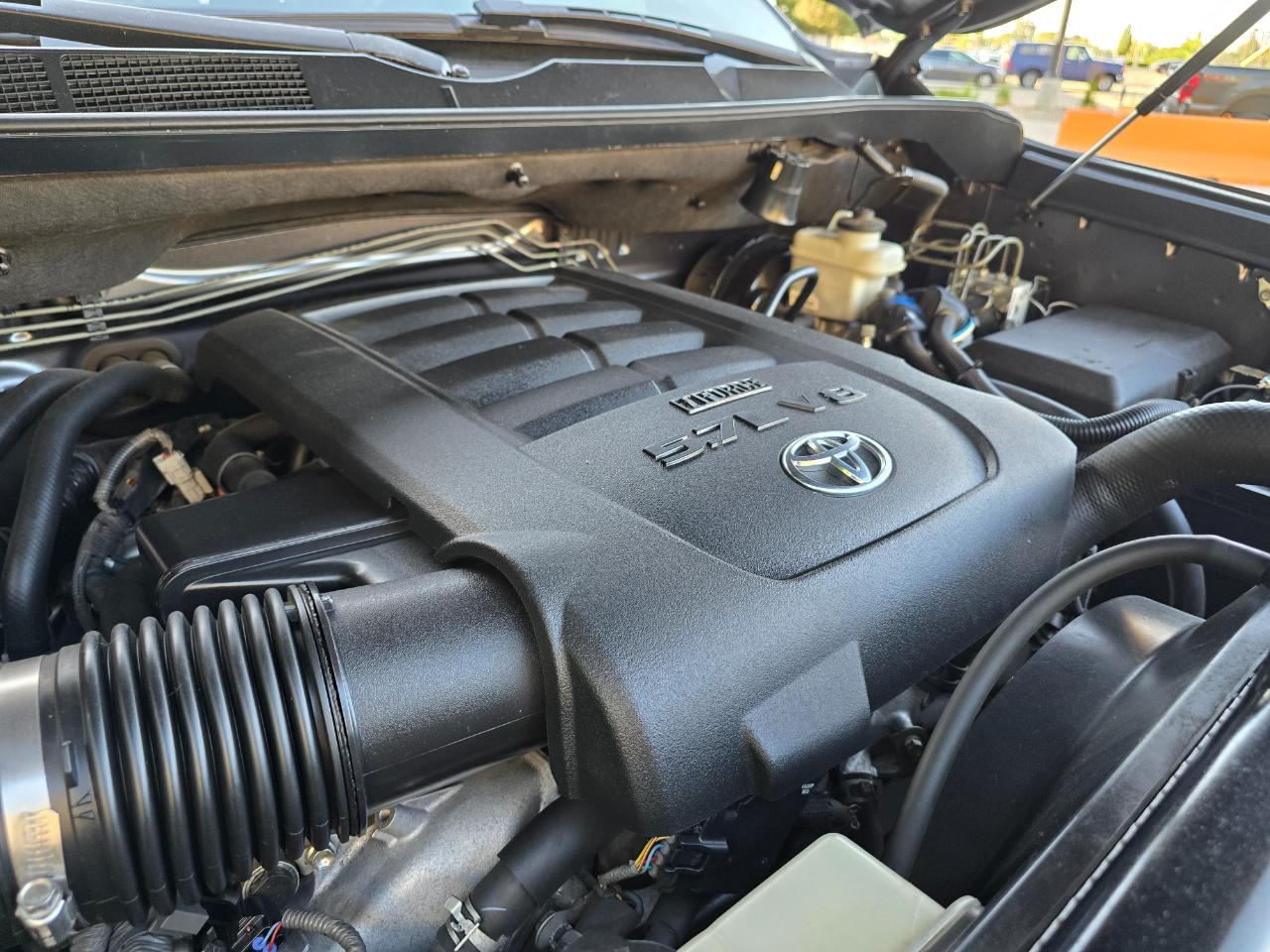 Toyota Tundra 4WD Truck CrewMax 5.7L FFV V8 6-Spd AT LTD (Natl) 2015
