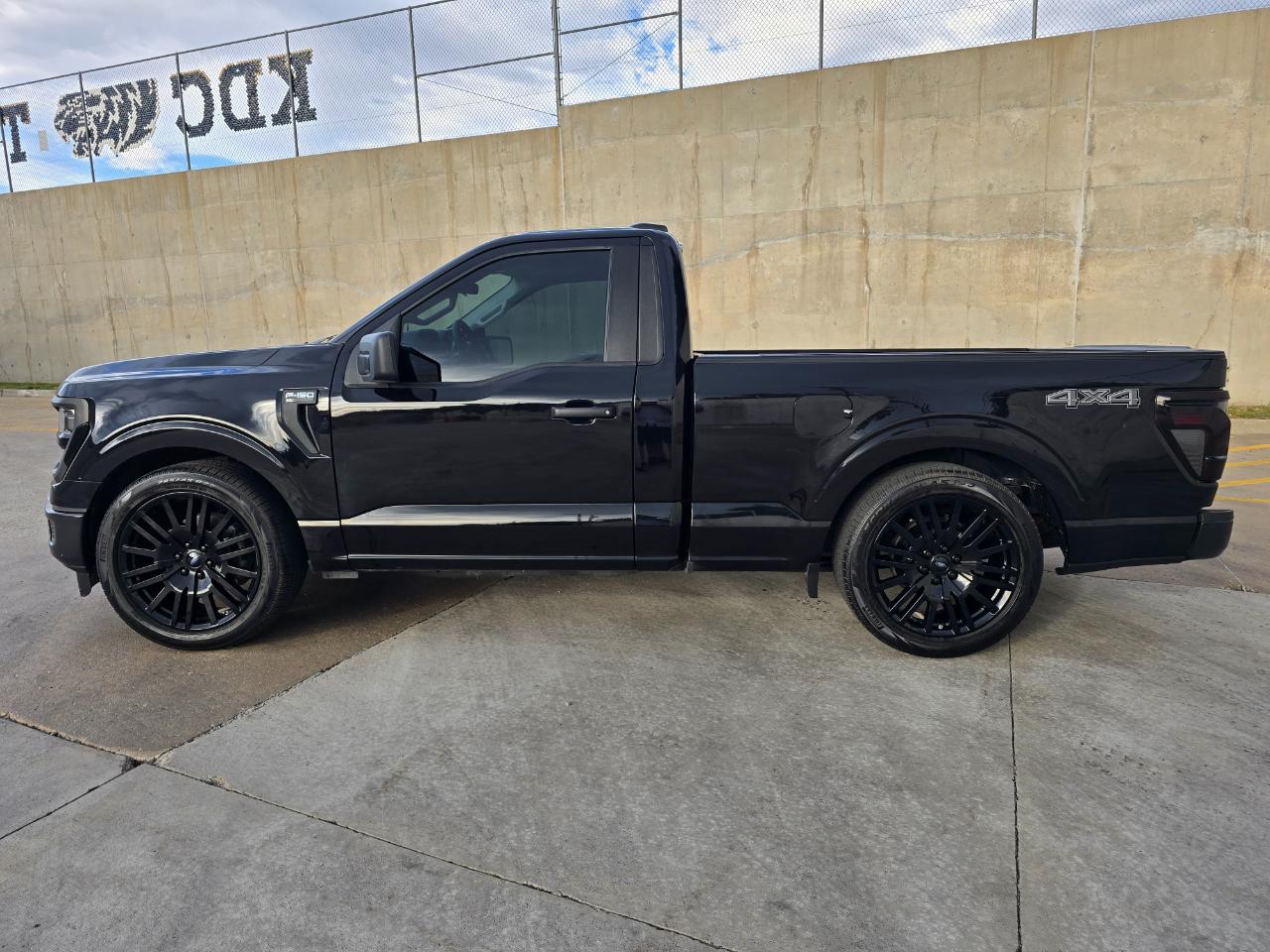 Ford F-150 XL 4WD Reg Cab 6.5' Box 2024