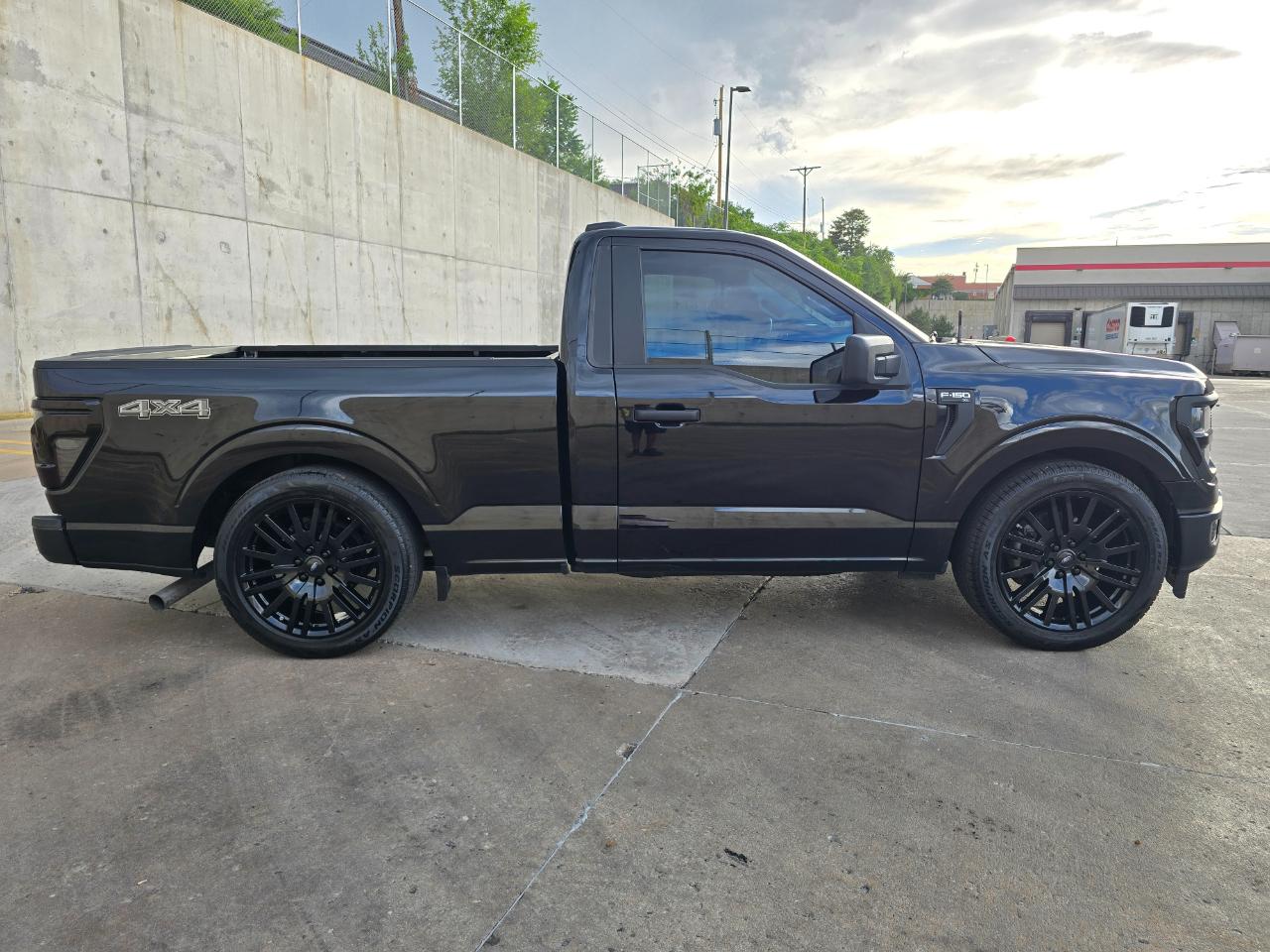 Ford F-150 XL 4WD Reg Cab 6.5' Box 2024