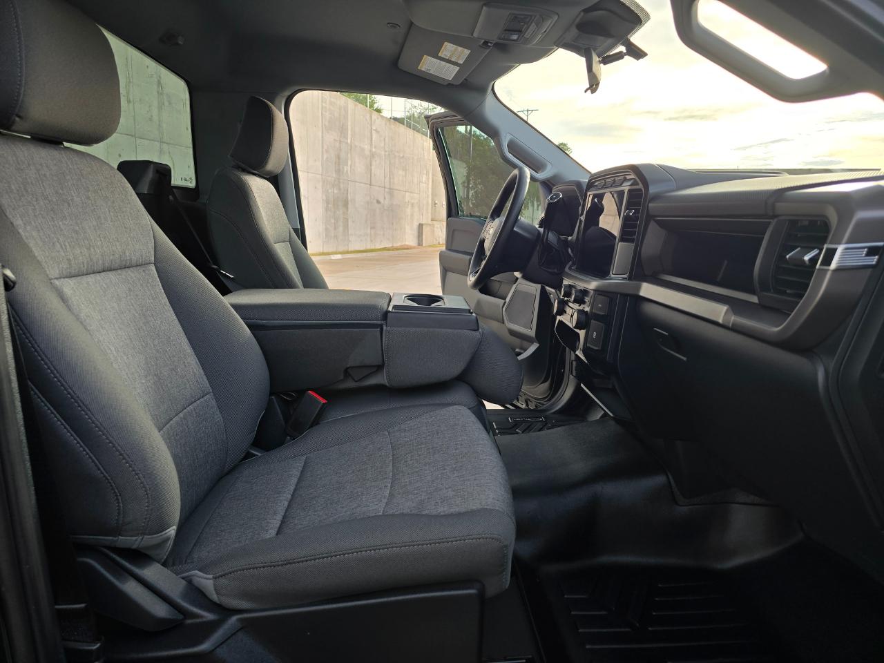 Ford F-150 XL 4WD Reg Cab 6.5' Box 2024