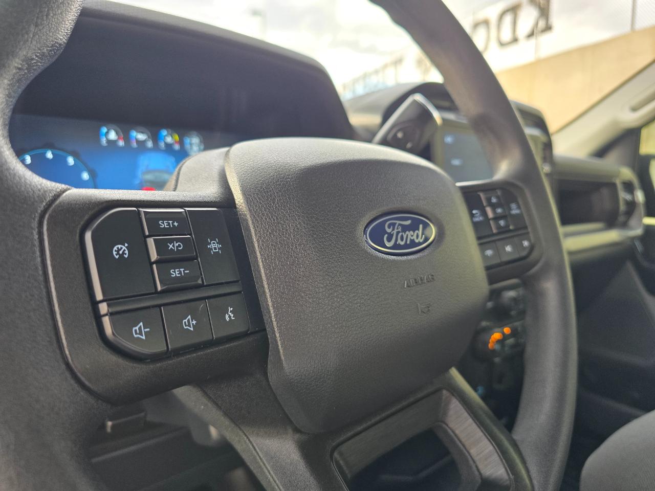 Ford F-150 XL 4WD Reg Cab 6.5' Box 2024