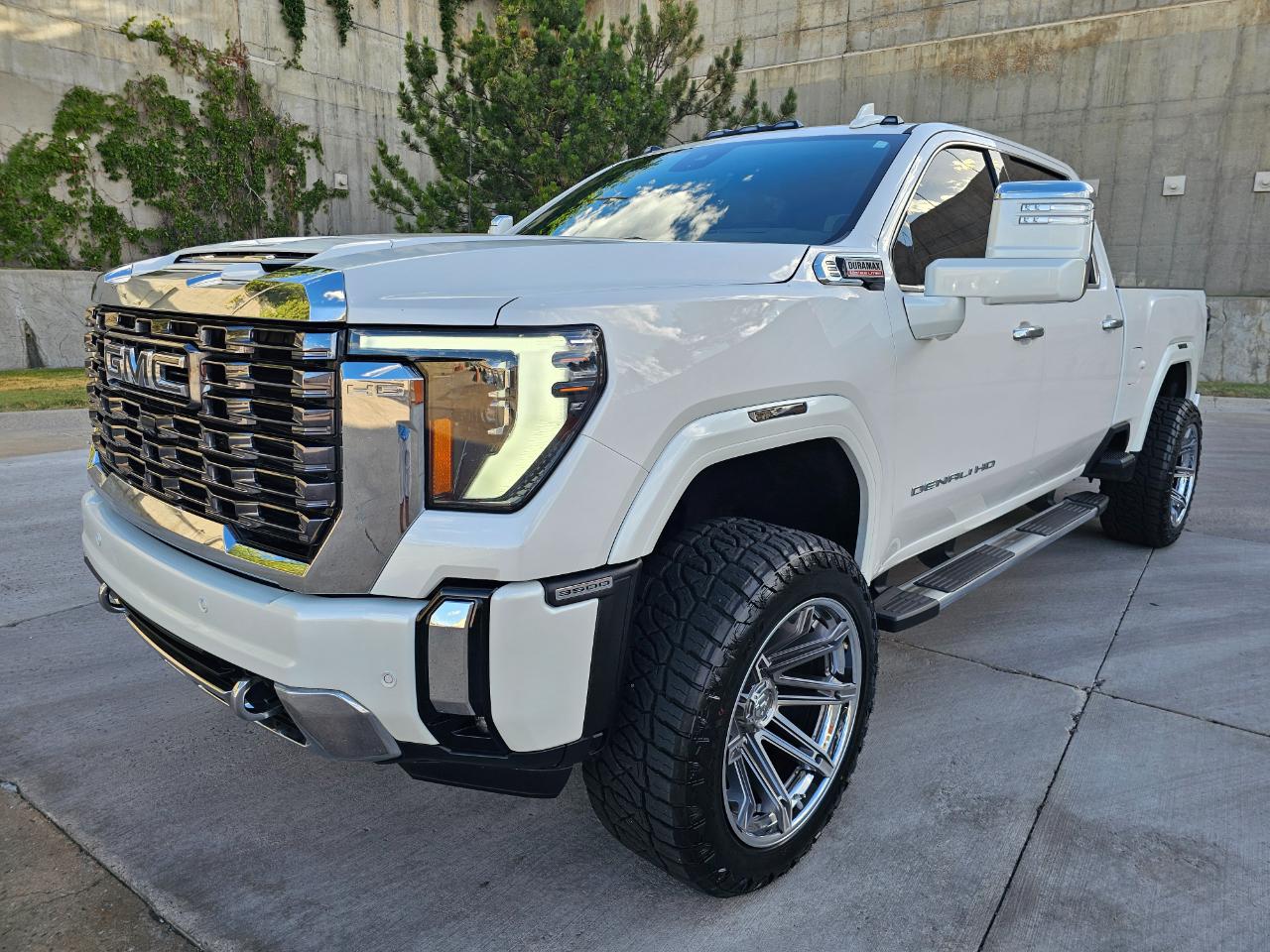 GMC Sierra 3500HD 4WD Crew Cab 159" Denali 2024